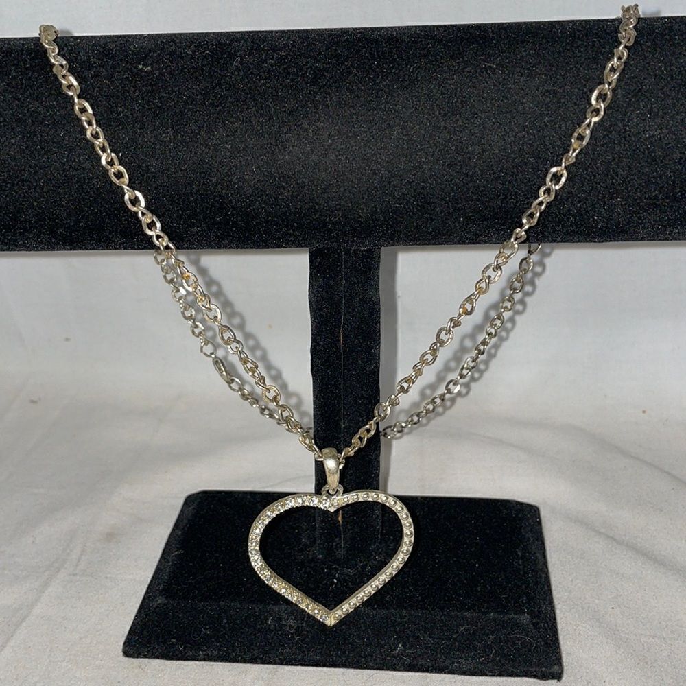 Chain Necklace with a large heart emblem